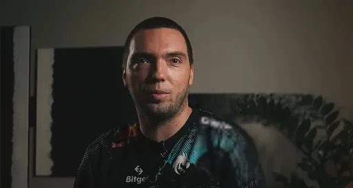 Korb3n: видимо, у GG действующие контракты с игроками, Valve ничем не смогла им помочь