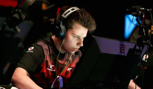 HLTV: frozen из MOUZ заменит Twistzz в FaZe Clan