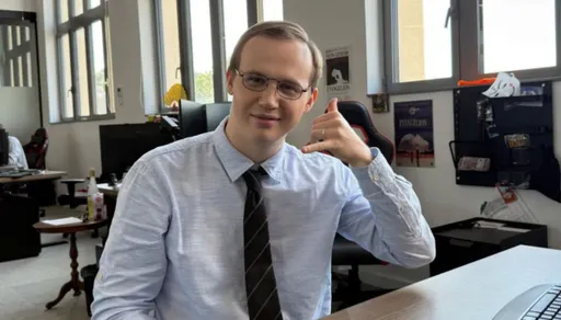 tN1R: пацаны молодые прорываются, чтобы взять автографы, это не очень безопасно
