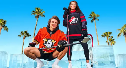 На обложке NHL 23 впервые в истории была изображена хоккеистка