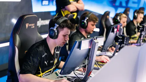 Natus Vincere вернулась в топ-15 рейтинга команд по CS:GO от HLTV