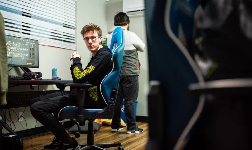 SabeRLighT-: Fly может вернуться в Evil Geniuses