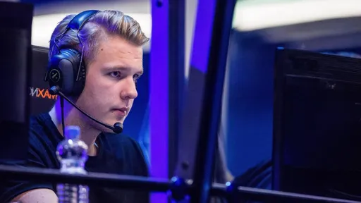 Cr1t- призвал Valve вернуть в Dota 2 механику добивания союзных крипов за золото