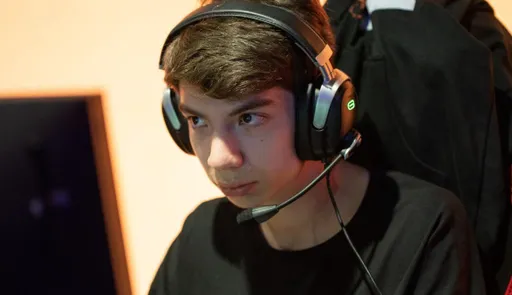 MOUZ выбила Team Falcons в нижнюю сетку FISSURE PLAYGROUND 2