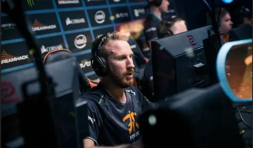 olofmeister: karrigan не раз выгоняли из FaZe Clan, в команде его не поддержали