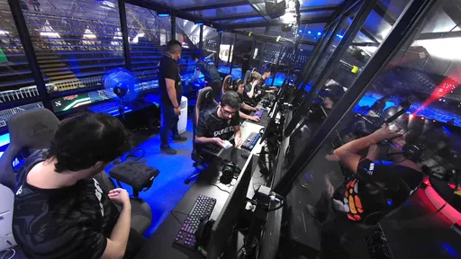 Игроки Tundra получили грязные наушники с ушной серой на мейджоре по Dota 2 в Перу