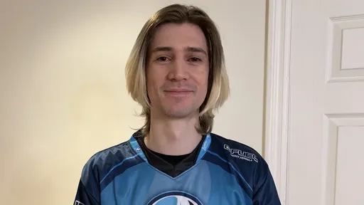 XQc о русских серверах в Dota 2: эти ребята вообще не умеют улыбаться и получать удовольствие