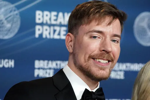 MrBeast получил эксклюзивную кнопку от YouTube за 400 миллионов подписчиков
