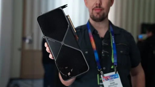 В сети опубликовали подборку снимков GeForce RTX 5090 Founder’s Edition