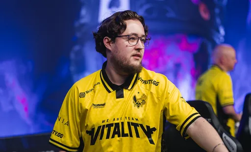 Team Vitality выиграла первую карту в финале ESL Pro League Season 22