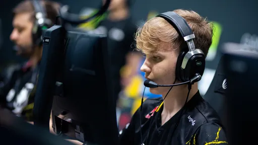 Buster забрал одну карту у m0NESY в матче 1v1 в CS:GO