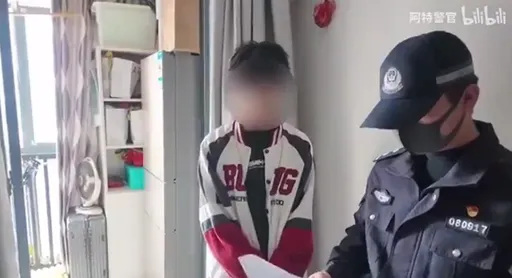 В Китае поймали мошенника, укравшего перчатки из CS2
