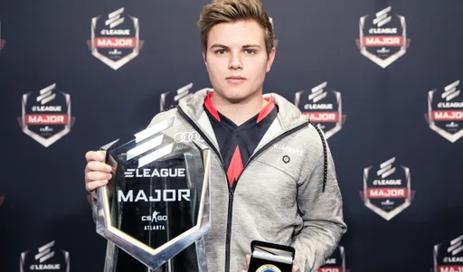 У Kjaerbye увели аккаунт в Steam со скинами на $10 тыс. с помощью фейковой почты и техподдержки