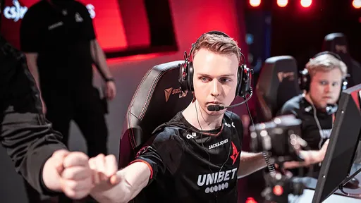 Слух: 100 Thieves подписала gla1ve в качестве нового тренера