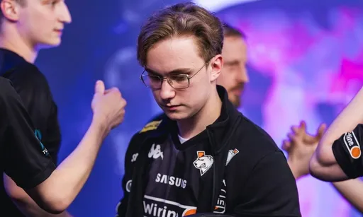 Слух: FL4MUS из Virtus.pro может перейти в OG