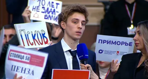 Песков: Путин посмотрит ролики Влада Бумаги после вопроса про YouTube