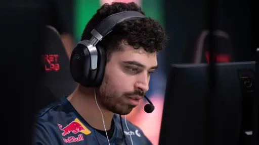 «Лучшее начало игрового сезона» – Spinx выпал нож в CS:GO за 64 тысячи рублей