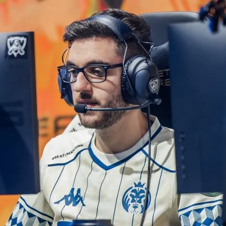 Ясин Nisqy Динчер