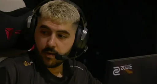 MAJ3R: извиняюсь, m0NESY, на Inferno ты попал в меня, CS2 сломана