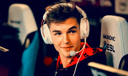 Device спал полчаса, у HooXi умерла бабушка перед четвертьфиналом PGL Astana 2025