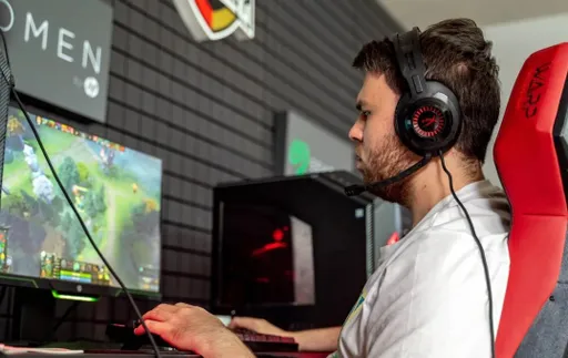 KingR о kiyotaka: похоже, игра между 9 Pandas и L1ga Team была за него