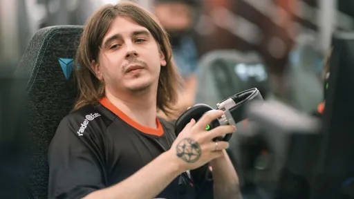 Fng ответил на вопрос, почему не появляется новых Skiter и dyrachyo: в паблике ты будешь «белой вороной»