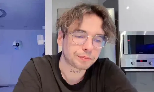 Vovapain вернулся на Twitch после 376 дней блокировки