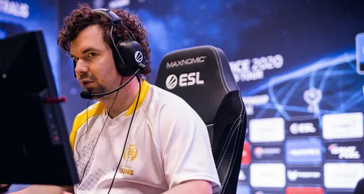 Astralis подписала контракт с HUNDEN