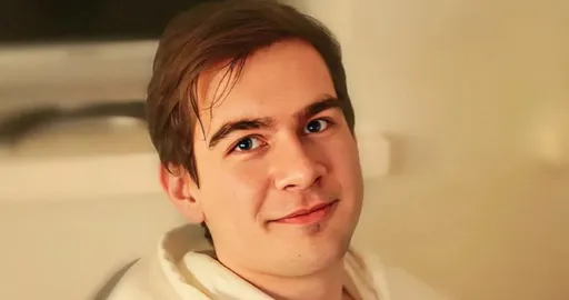 Братишкин начал Twitch-эфир с названием «Презентую iPhone вместо Тима Кука»
