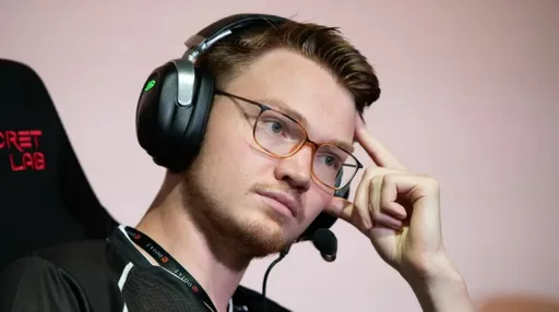 AVULUS может заменить мидера в составе по Dota 2
