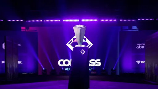 Трофей YaLLa Compass 2024 выполнен в форме компаса