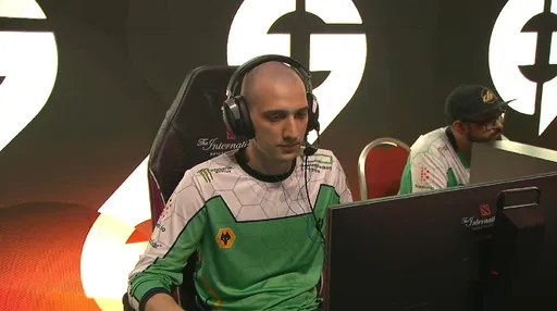 Arteezy пожаловался на гриферов на восточных серверах Северной Америки в Dota 2
