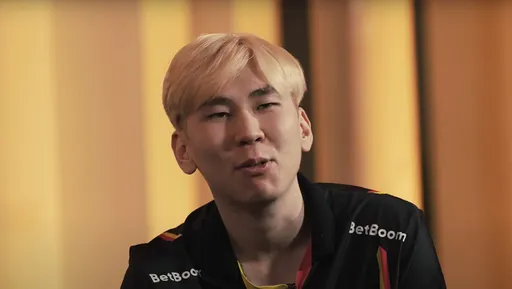 TORONTOTOKYO: Ростик мог бы стать про-игроком в Dota 2, но я не думаю, что он сможет столько времени уделять