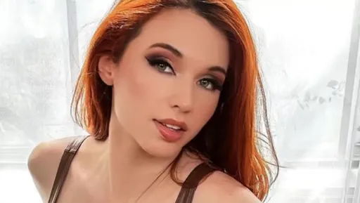 Стримерша Amouranth присоединилась к платформе Kick и покинула Twitch