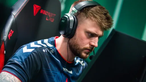 NiP совершила камбэк с 2:10, но отдала карту NaVi на турнире от BLAST