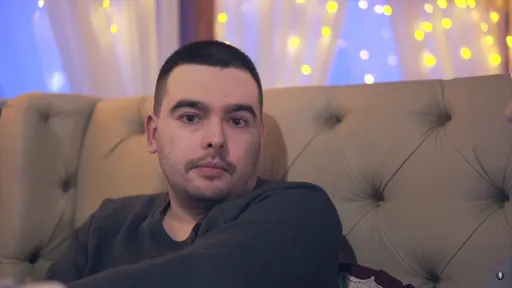 Stray228: rostislav_999 всё сделает ради хайпа