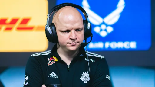 XTQZZZ стал тренером Team Vitality по CS2
