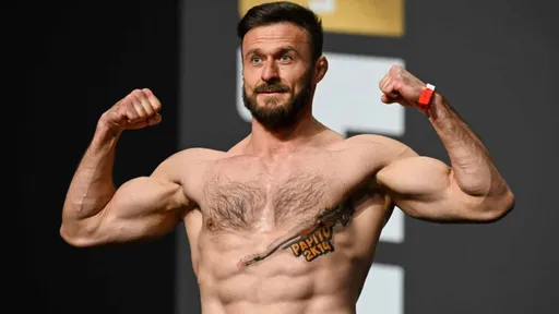 Стал известен первый соперник pashaBiceps в MMA