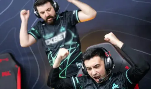 Aurora и NaVi одержали победы в дебютных матчах StarLadder Budapest Major 2025