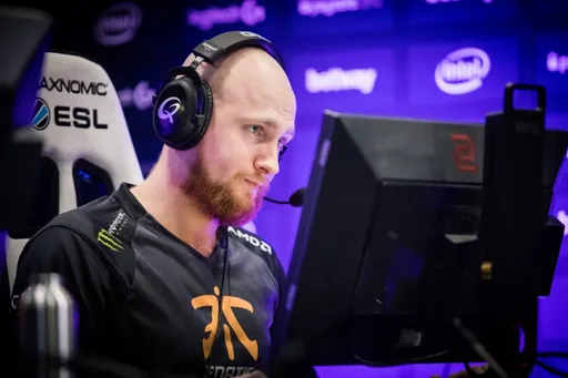 Fnatic заработала первую победу в группе A на ESL Pro League Season 15