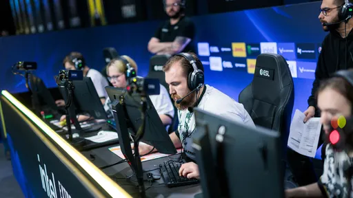 Spirit сыграет с NaVi, а Cloud9 поборется с MOUZ в групповом этапе IEM Katowice 2024