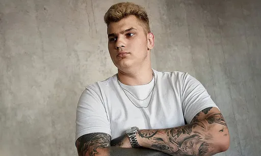 Iceberg про Lorenof: когда у него в начале есть приписка «стендин», он нереально жестко играет