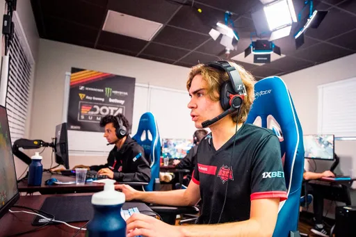 Nix: на TI11 были зрители, которые сидели на полу
