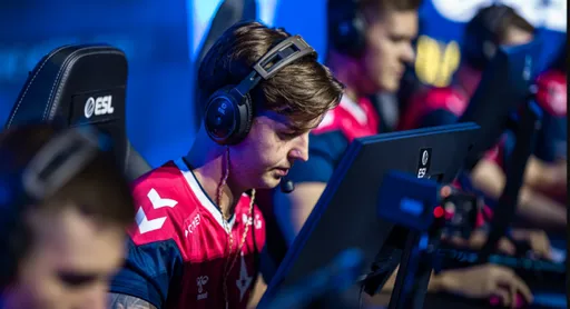 Astralis вышла в финал нижней сетки группы А на EPL Season 18