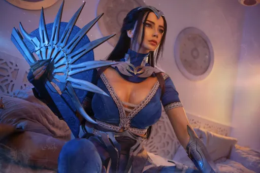 Российская звезда косплея воплотила Китану из Mortal Kombat