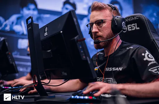 Olofmeister продемонстрировал консольную команду для включения WallHack в CS2