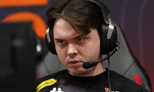 Virtus.pro выбила Lynn Vision с FISSURE Playground 2 по CS2