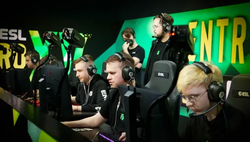 Entropiq и K23 улучшили своё положение в рейтинге команд от ESL
