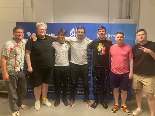 NaVi в полном составе добралась до Бельгии на мейджор по CS:GO