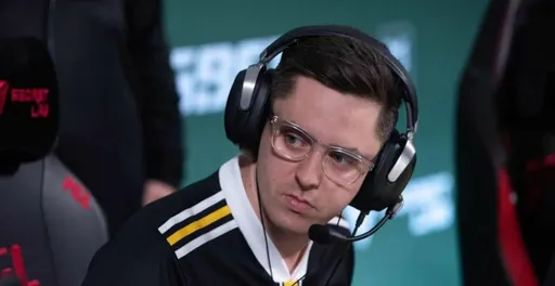 ApEX: в Кёльне Vitality не могла часто играть в Deathmatch и CS из-за обновления